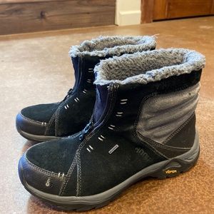 Ahnu Womens Black Hiking Boots Size US 8